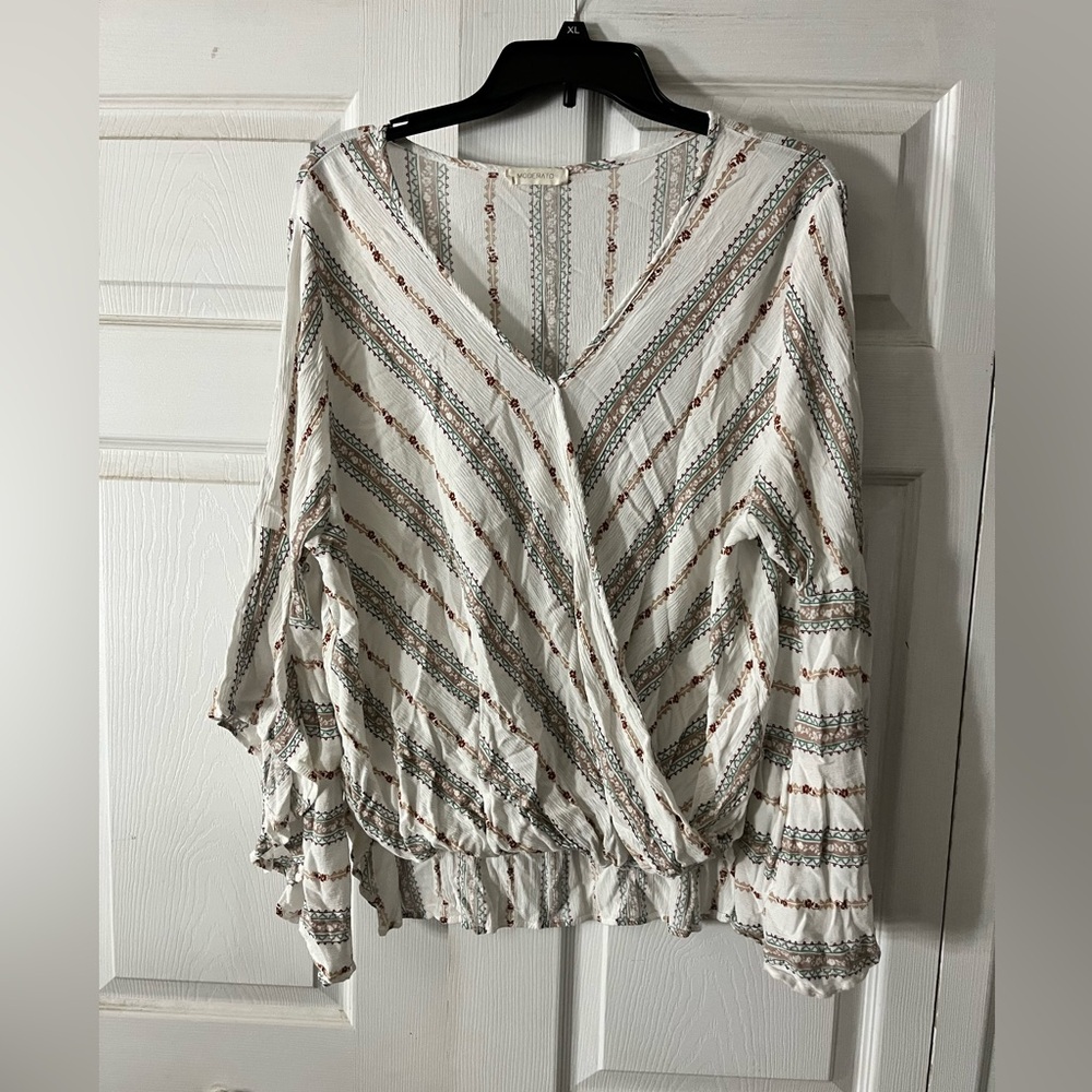 Very cute boho top tag says 3x but fits more like 1x